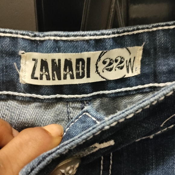 Jeans - Picture 2 of 3